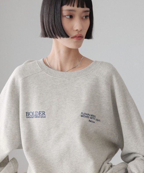 LOWRYS FARM(ローリーズファーム)の「チビロゴウラケプルオーバー 639308(スウェット・レディース・ブラック/アイボリー/グレー/ブルー・FREE)」の1枚目の写真