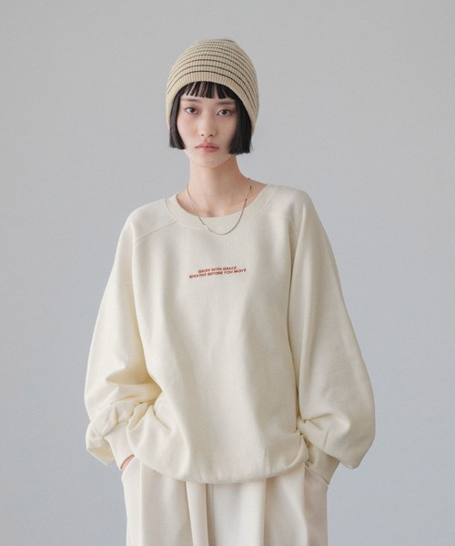 LOWRYS FARM(ローリーズファーム)の「チビロゴウラケプルオーバー 639308(スウェット・レディース・ブラック/アイボリー/グレー/ブルー・FREE)」の2枚目の写真