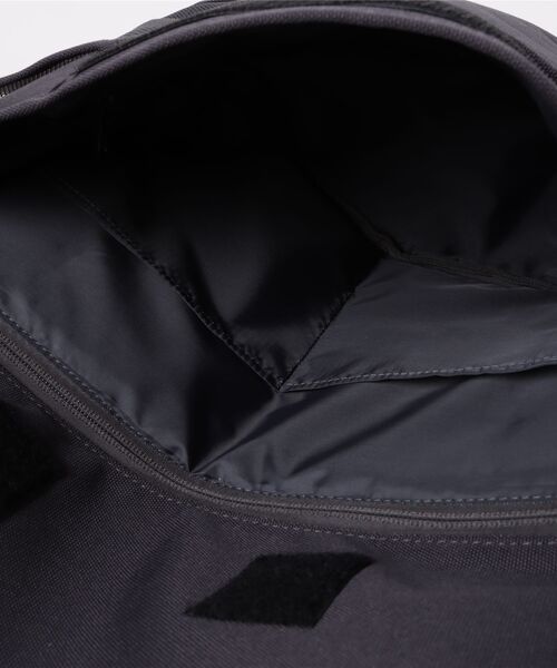 ZERO CRASH（ゼロクラッシュ）の「軽量ポリエステルメッセンジャーバッグ（メッセンジャーバッグ・メンズ・グレー/ブラック・ONE SIZE）」の6枚目の写真