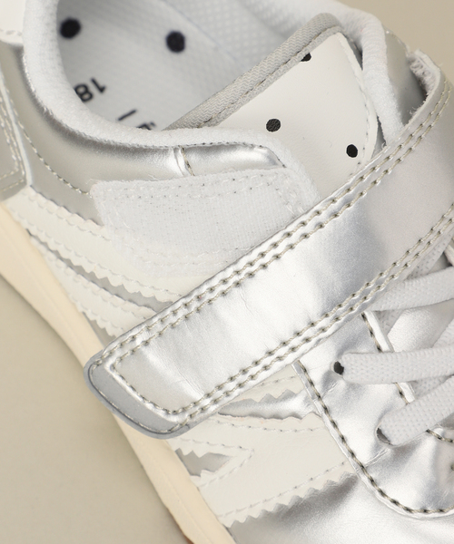 IENA ENFANT（イエナアンファン）の「【IFME/イフミー】別注スニーカー kids(15cm-21.5cm)（スニーカー・キッズ・シルバー/ブラック・21/20/19/18/17/16/15 ）」の17枚目の写真