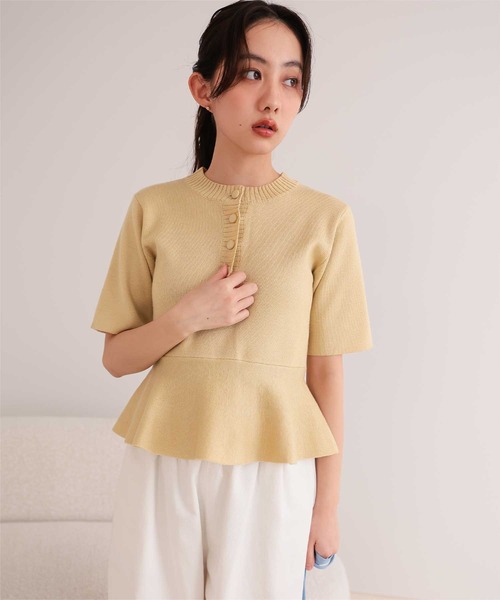 miette(ミエット)の「くるみ釦ペプラム半袖ニット(ニット/セーター・レディース・ブラック/キャメル/チャコール/ベージュ・L/M/S)」の22枚目の写真
