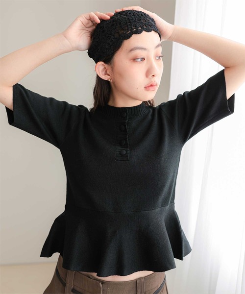 miette(ミエット)の「くるみ釦ペプラム半袖ニット(ニット/セーター・レディース・ブラック/キャメル/チャコール/ベージュ・L/M/S)」の9枚目の写真