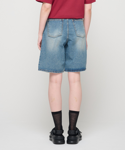 ROIDESROIS(ロワデロワ)の「ワンタックヴィンテージウォッシュバミューダデニムパンツ(ヴィンテージブルー)(その他パンツ・レディース・その他・L/M/S)」の2枚目の写真