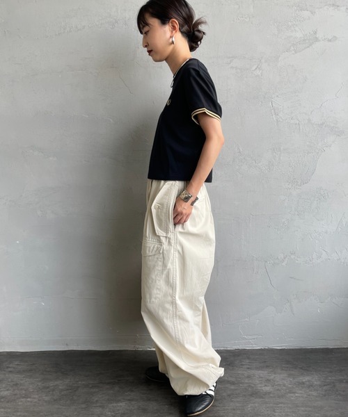 FRED PERRY/フレッドペリー] ワンポイントロゴ刺繍 クロップド丈T