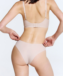 HDEX（エイチデックス）の「シームレススリムアップカッティングパンティ（スキン）（ショーツ）」