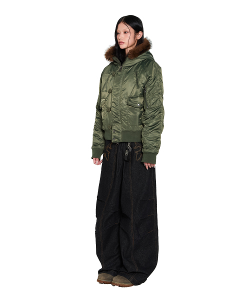 AAKAM（アーカム）の「Knee Pin-Tuck Western Denim Pants (Black)（デニムパンツ・レディース・その他・1/2）」の5枚目の写真