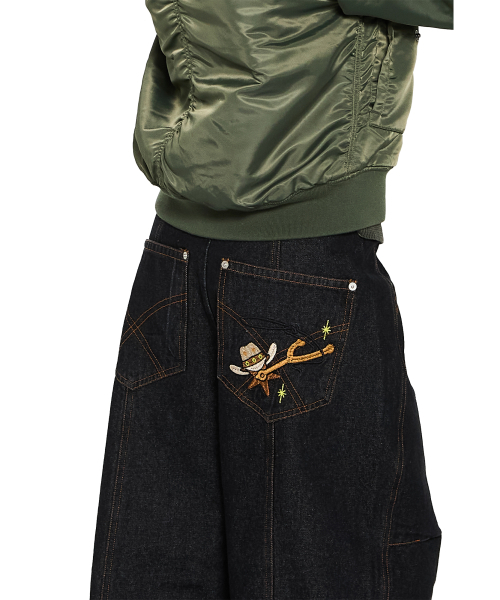 セール】Knee Pin-Tuck Western Denim Pants (Black)（デニムパンツ