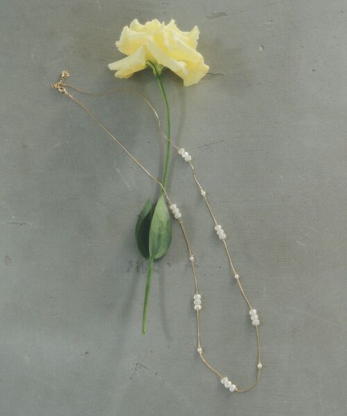 YECCA VECCA（イェッカヴェッカ）の「パールMIXロングネックレス（ネックレス・レディース・シルバー/ゴールド・FREE）」の3枚目の写真