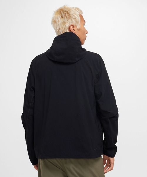 NIKE(ナイキ)の「NIKE Tech WR Full-Zip Woven Jacket IU7635(パーカー・メンズ・ブラック・M/L)」の11枚目の写真