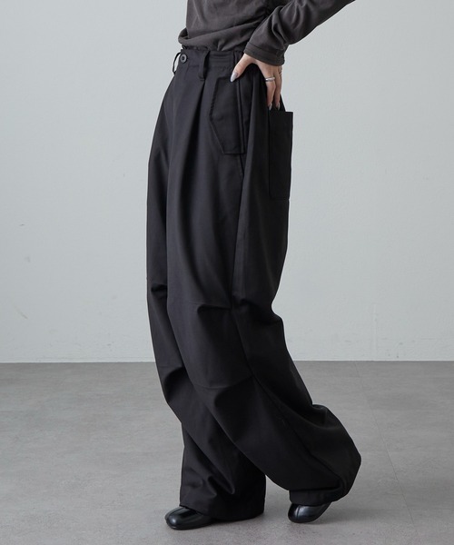 Lui's（ルイス）の「パラシュートスラックスパンツ（カーゴパンツ・レディース・ベージュ/ブラック/チャコールグレー・FREE）」の8枚目の写真