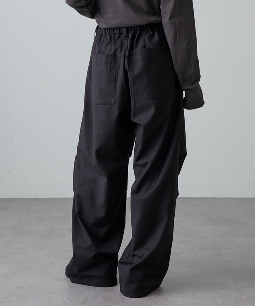 Lui's（ルイス）の「パラシュートスラックスパンツ（カーゴパンツ・レディース・ベージュ/ブラック/チャコールグレー・FREE）」の9枚目の写真