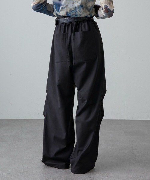 Lui's（ルイス）の「パラシュートスラックスパンツ（カーゴパンツ・レディース・ベージュ/ブラック/チャコールグレー・FREE）」の5枚目の写真