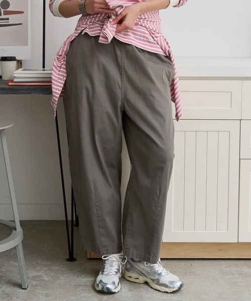 RNA-N(アールエヌエーエヌ)の「R4438 コットンリネンストレッチバルーンパンツ(その他パンツ・レディース・オフホワイト/グレー/ブラック・FREE)」の3枚目の写真