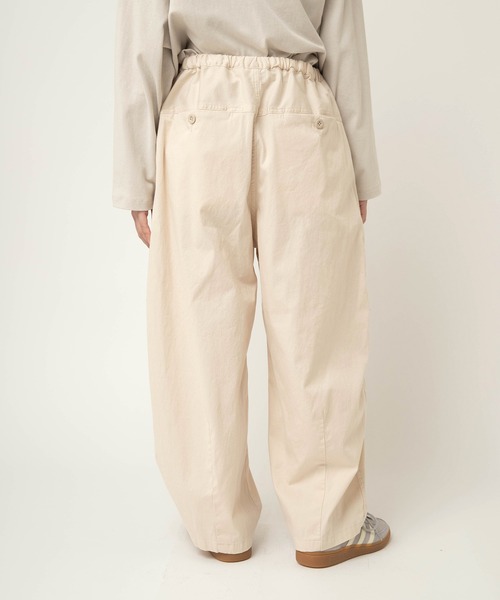 RNA-N(アールエヌエーエヌ)の「R4438 コットンリネンストレッチバルーンパンツ(その他パンツ・レディース・オフホワイト/グレー/ブラック・FREE)」の11枚目の写真