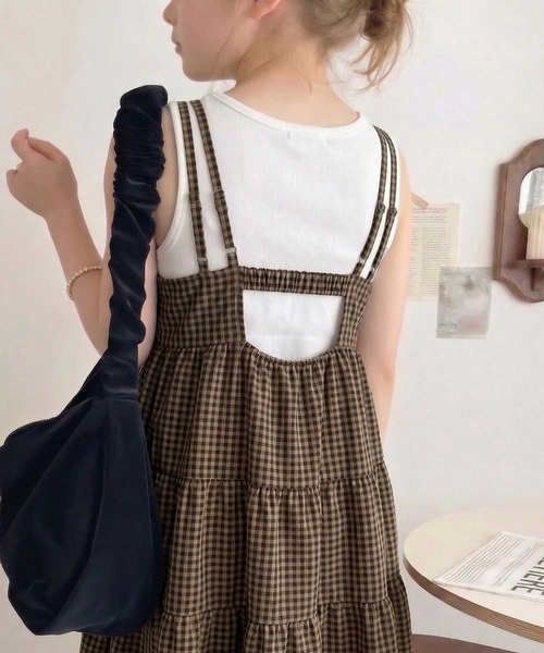 classicalelf(クラシカルエルフ)の「【キッズ】親子リンクコーデ可能◎サッカー素材リボンデザインキャミワンピ(ワンピース・キッズ・ブラック/ブラウン系その他/チャコールグレー×ブラック・100/120/140/160)」の12枚目の写真