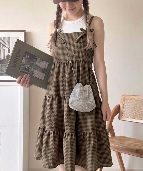 classicalelf(クラシカルエルフ)の「【キッズ】親子リンクコーデ可能◎サッカー素材リボンデザインキャミワンピ(ワンピース・キッズ・ブラック/ブラウン系その他/チャコールグレー×ブラック・100/120/140/160)」の11枚目の写真