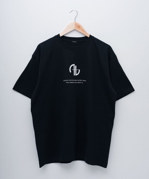 A blends(エイブレンズ)の「A blends モダンロゴクルーネックTシャツ(Tシャツ/カットソー・メンズ・ブラック/ホワイト・MEDIUM/LARGE/X-LARGE)」の2枚目の写真
