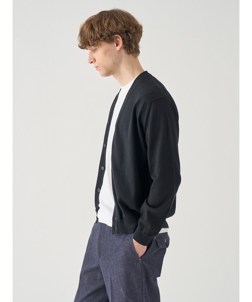 JOHN SMEDLEY（ジョンスメドレー）の「コットン Vネックニットカーディガン（カーディガン/ボレロ・メンズ・ブラック・S/M/L）」の6枚目の写真