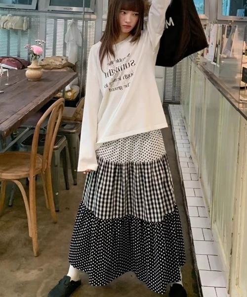 Sibra(シブラ)の「ドット×チェック切替 ティアードロングスカート(スカート・レディース・ブラック・M)」の11枚目の写真