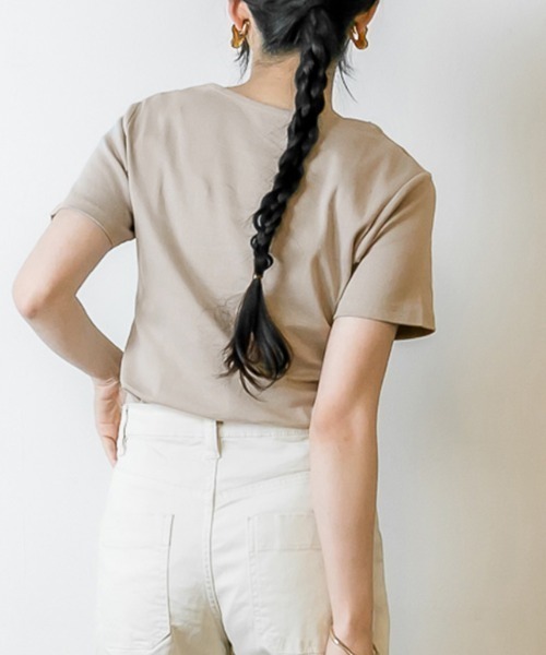 RCD(アールシーディー)の「UネックコンパクトコットンTシャツ(Tシャツ/カットソー・レディース・グレイッシュベージュ/ブラック/オフホワイト/カーキ・LL/L/M)」の15枚目の写真
