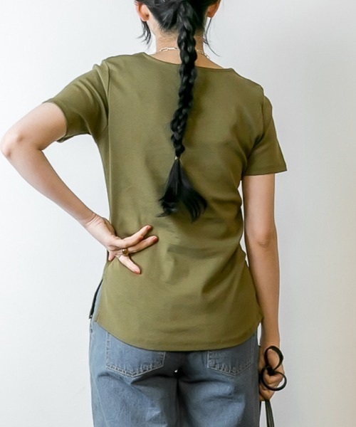 RCD(アールシーディー)の「UネックコンパクトコットンTシャツ(Tシャツ/カットソー・レディース・グレイッシュベージュ/ブラック/オフホワイト/カーキ・LL/L/M)」の18枚目の写真