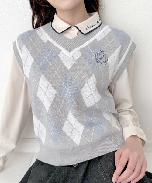 F i.n.t（フィント）の「エンブレム刺繍アーガイルニットベスト/fint フィント（ベスト・レディース・ライトピンク/ライトグレー・FREE）」の8枚目の写真