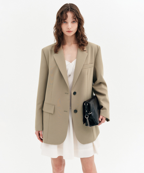 LOOKAST(ルックキャスト)の「エリスミニマルオーバーサイズジャケット_ベージュ / ELISE MINIMAL OVERSIZED JACKET_BEIGE(テーラードジャケット・レディース・Beige・ONE)」の1枚目の写真