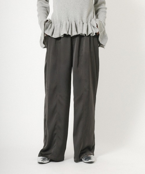 Floran（フローラン）の「ヴィンテージサテンライクパンツ（スラックス・レディース・カーキ/チャコールグレー・FREE）」の14枚目の写真