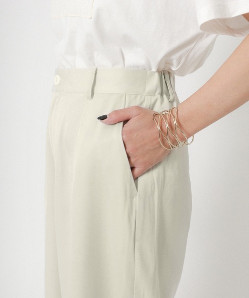 Floran（フローラン）の「ヴィンテージサテンライクパンツ（スラックス・レディース・カーキ/チャコールグレー・FREE）」の6枚目の写真