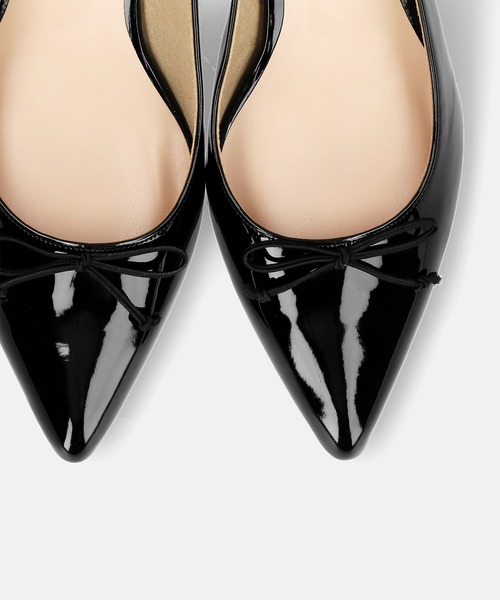 MAMIAN(マミアン)の「ポインテッドトゥ バックストラップ バレエミュール (5.5cmヒール)(パンプス・レディース・ブラック/シルバー・S/M/L/LL)」の8枚目の写真