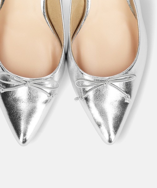 MAMIAN(マミアン)の「ポインテッドトゥ バックストラップ バレエミュール (5.5cmヒール)(パンプス・レディース・ブラック/シルバー・S/M/L/LL)」の14枚目の写真