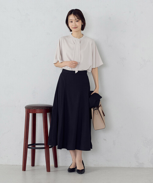 COMME CA ISM(コムサイズム)の「ボウタイ風 半袖ブラウス(シャツ/ブラウス・レディース・ネイビー/グレイッシュベージュ/ホワイト・LARGE/MEDIUM)」の14枚目の写真