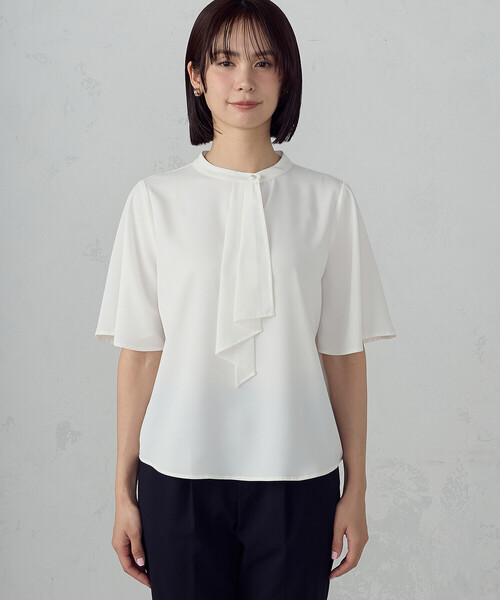 COMME CA ISM(コムサイズム)の「ボウタイ風 半袖ブラウス(シャツ/ブラウス・レディース・ネイビー/グレイッシュベージュ/ホワイト・LARGE/MEDIUM)」の18枚目の写真
