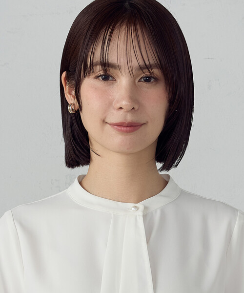 COMME CA ISM(コムサイズム)の「ボウタイ風 半袖ブラウス(シャツ/ブラウス・レディース・ネイビー/グレイッシュベージュ/ホワイト・LARGE/MEDIUM)」の21枚目の写真