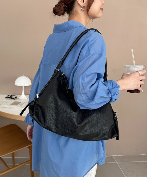 DISCOAT(ディスコート)の「サイドベルトホーボーバッグ(ハンドバッグ・レディース・キャメル/ベージュ/ブラック・FREE)」の1枚目の写真