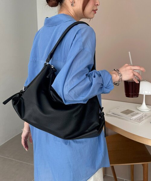 DISCOAT(ディスコート)の「サイドベルトホーボーバッグ(ハンドバッグ・レディース・キャメル/ベージュ/ブラック・FREE)」の5枚目の写真