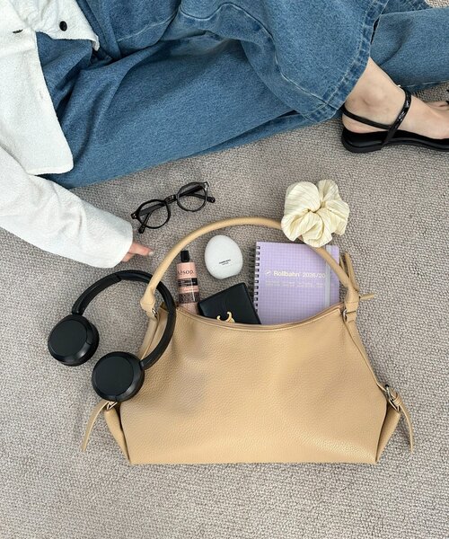 DISCOAT(ディスコート)の「サイドベルトホーボーバッグ(ハンドバッグ・レディース・キャメル/ベージュ/ブラック・FREE)」の10枚目の写真