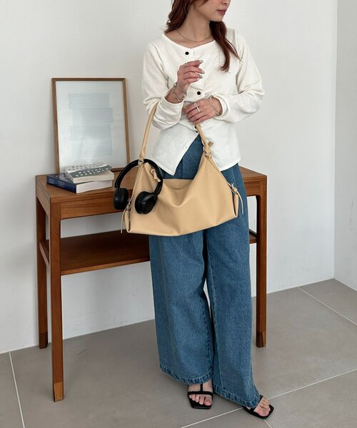 DISCOAT(ディスコート)の「サイドベルトホーボーバッグ(ハンドバッグ・レディース・キャメル/ベージュ/ブラック・FREE)」の12枚目の写真