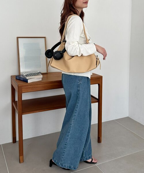 DISCOAT(ディスコート)の「サイドベルトホーボーバッグ(ハンドバッグ・レディース・キャメル/ベージュ/ブラック・FREE)」の13枚目の写真