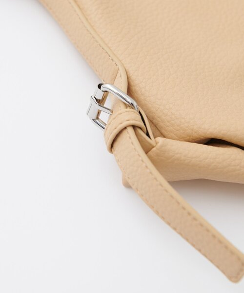 DISCOAT(ディスコート)の「サイドベルトホーボーバッグ(ハンドバッグ・レディース・キャメル/ベージュ/ブラック・FREE)」の22枚目の写真