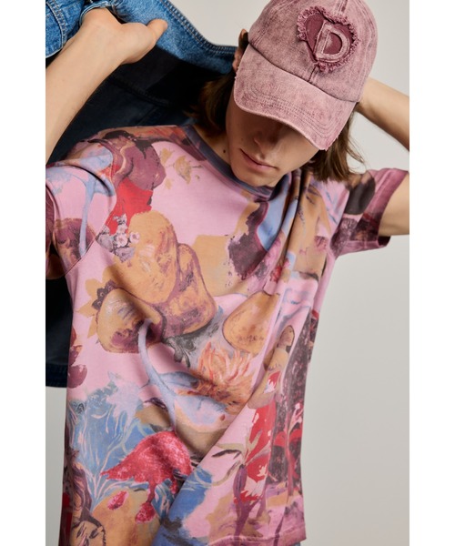 Desigual(デシグアル)の「アブストラクト ペインティング プリント Tシャツ(Tシャツ/カットソー・メンズ・レッド・XL/L/M/S)」の4枚目の写真