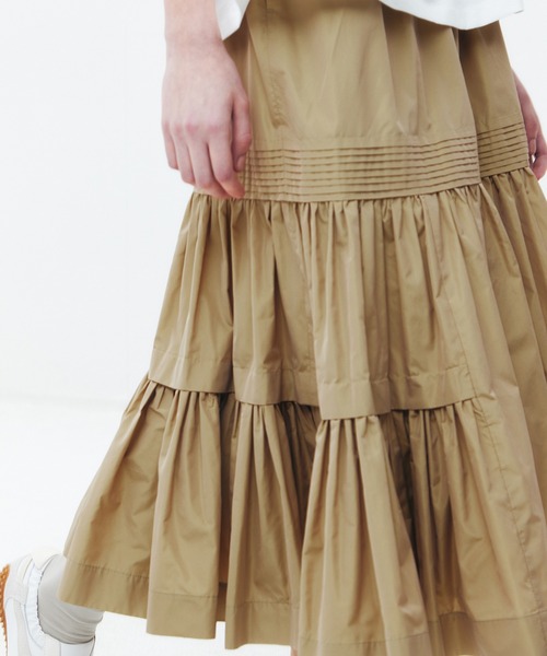 LE CIEL BLEU（ルシェルブルー）の「タフタギャザーミディスカート / Taffeta Gathered Midi Skirt（スカート・レディース・ネイビー/ベージュ・36/34）」の4枚目の写真