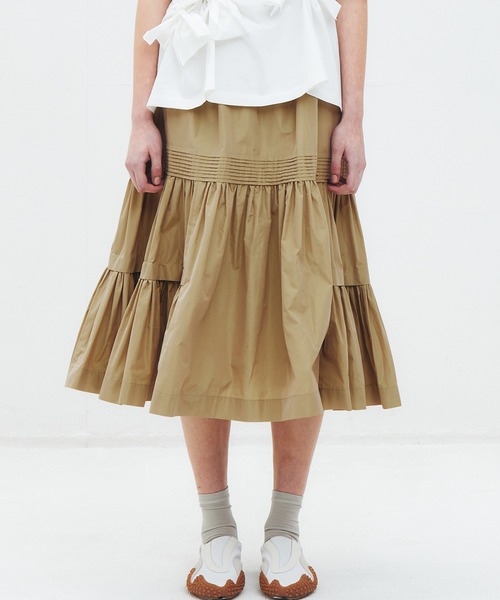 LE CIEL BLEU（ルシェルブルー）の「タフタギャザーミディスカート / Taffeta Gathered Midi Skirt（スカート・レディース・ネイビー/ベージュ・36/34）」の8枚目の写真