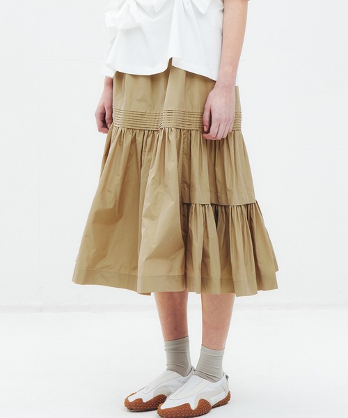 LE CIEL BLEU（ルシェルブルー）の「タフタギャザーミディスカート / Taffeta Gathered Midi Skirt（スカート・レディース・ネイビー/ベージュ・36/34）」の6枚目の写真