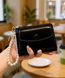 MAISON SELECT（メゾンセレクト）の「2C16-MZ パール リボン チャーム付き フラップポケット ミニウォレット（財布）」