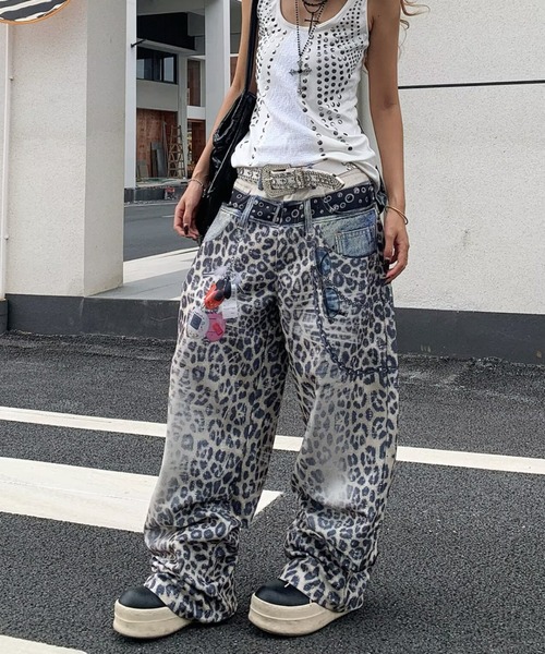lilful（リルフル）の「【26年春夏新作】レオパード柄 ダブルウエスト チェーンデザインプリント デニムパンツ（デニムパンツ・レディース・その他・L/M）」の5枚目の写真
