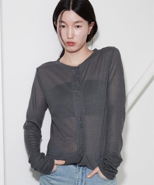 OFROOM（オフルーム）の「Sheer Rib Skin Cardigan｜シアーリブスキンカーディガン（カーディガン/ボレロ・レディース・ブラウン/チャコール/ブラック/ホワイト/イエロー・FREE）」の3枚目の写真