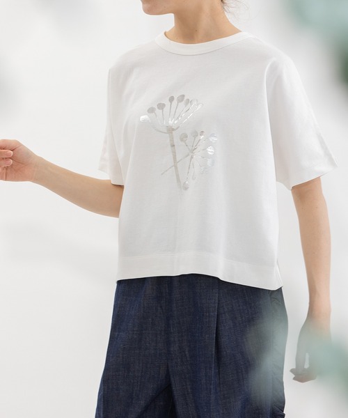 nop de nod(ノップドゥノッド)の「Cloche USコットンkukkaプリントTシャツ(Tシャツ/カットソー・レディース・オフホワイト/シルバー/ブラック・3)」の3枚目の写真