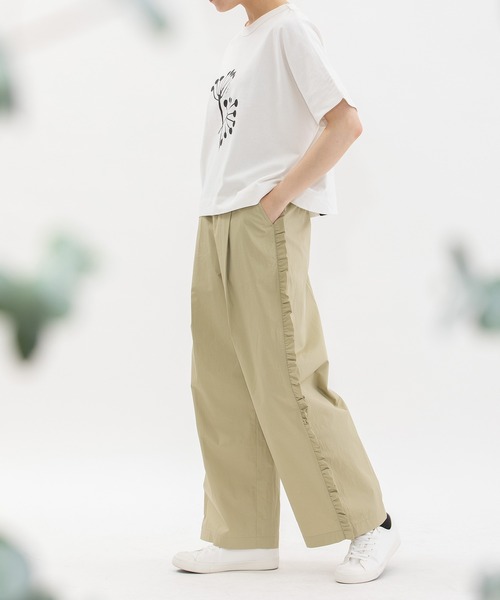 nop de nod(ノップドゥノッド)の「Cloche USコットンkukkaプリントTシャツ(Tシャツ/カットソー・レディース・オフホワイト/シルバー/ブラック・3)」の12枚目の写真