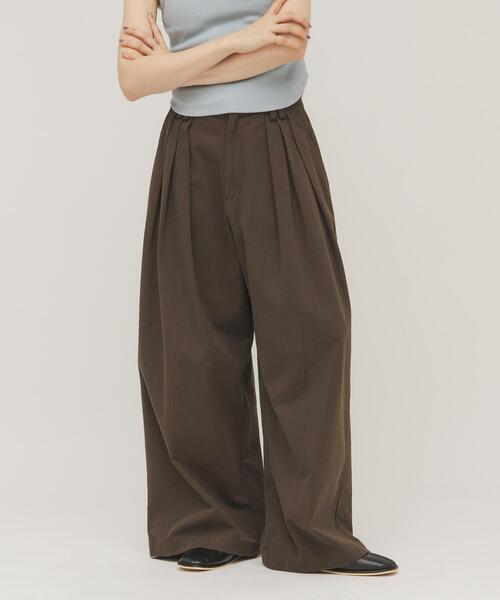 KBF（ケイビーエフ）の「タックデザインツイルパンツ（その他パンツ・レディース・ブラック/アイボリー/ブラウン・ONE）」の3枚目の写真